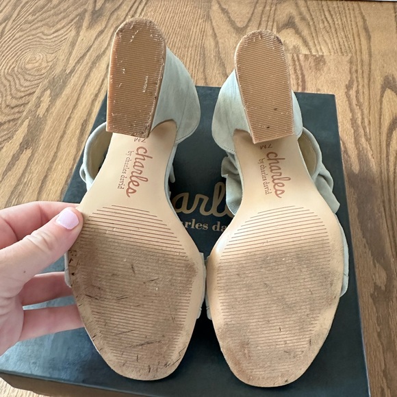 Charles by Charles David ruffle gray sandals size 7 - Picture 7 of 9